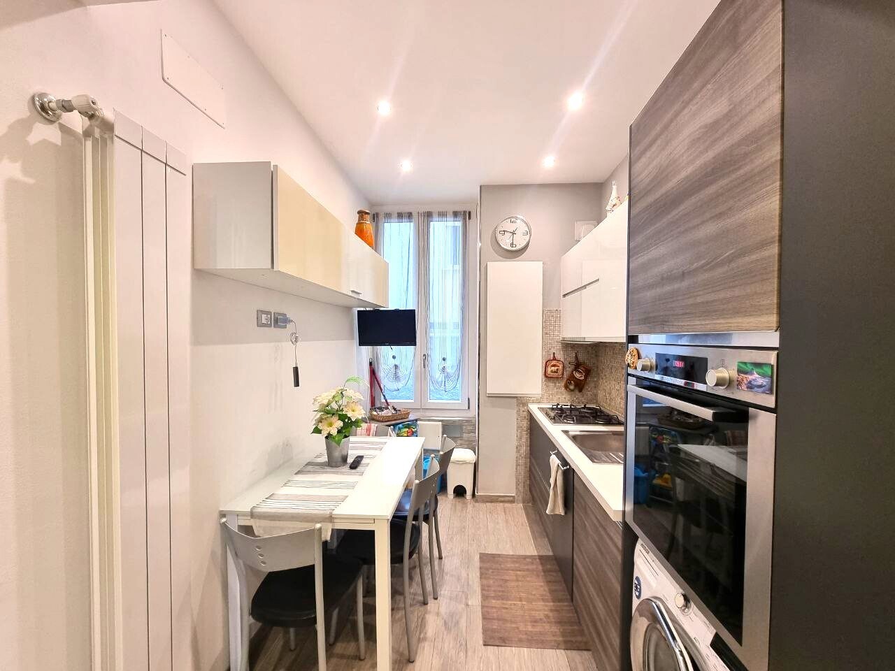 Casa indipendente vista mare in passeggiata cavallotti 10, Ventimiglia