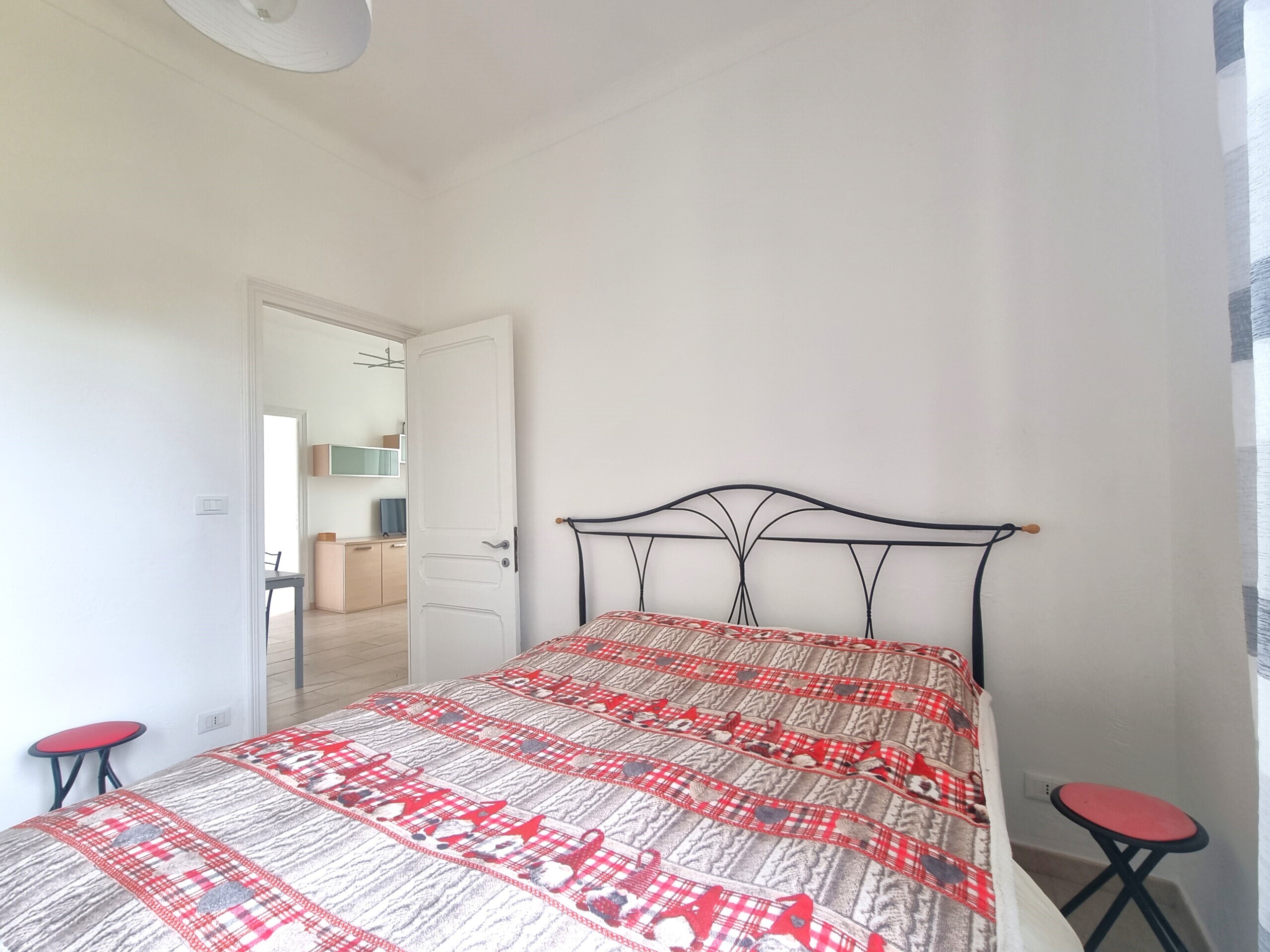 Casa indipendente con giardino in via alla spiaggia 21, Ventimiglia