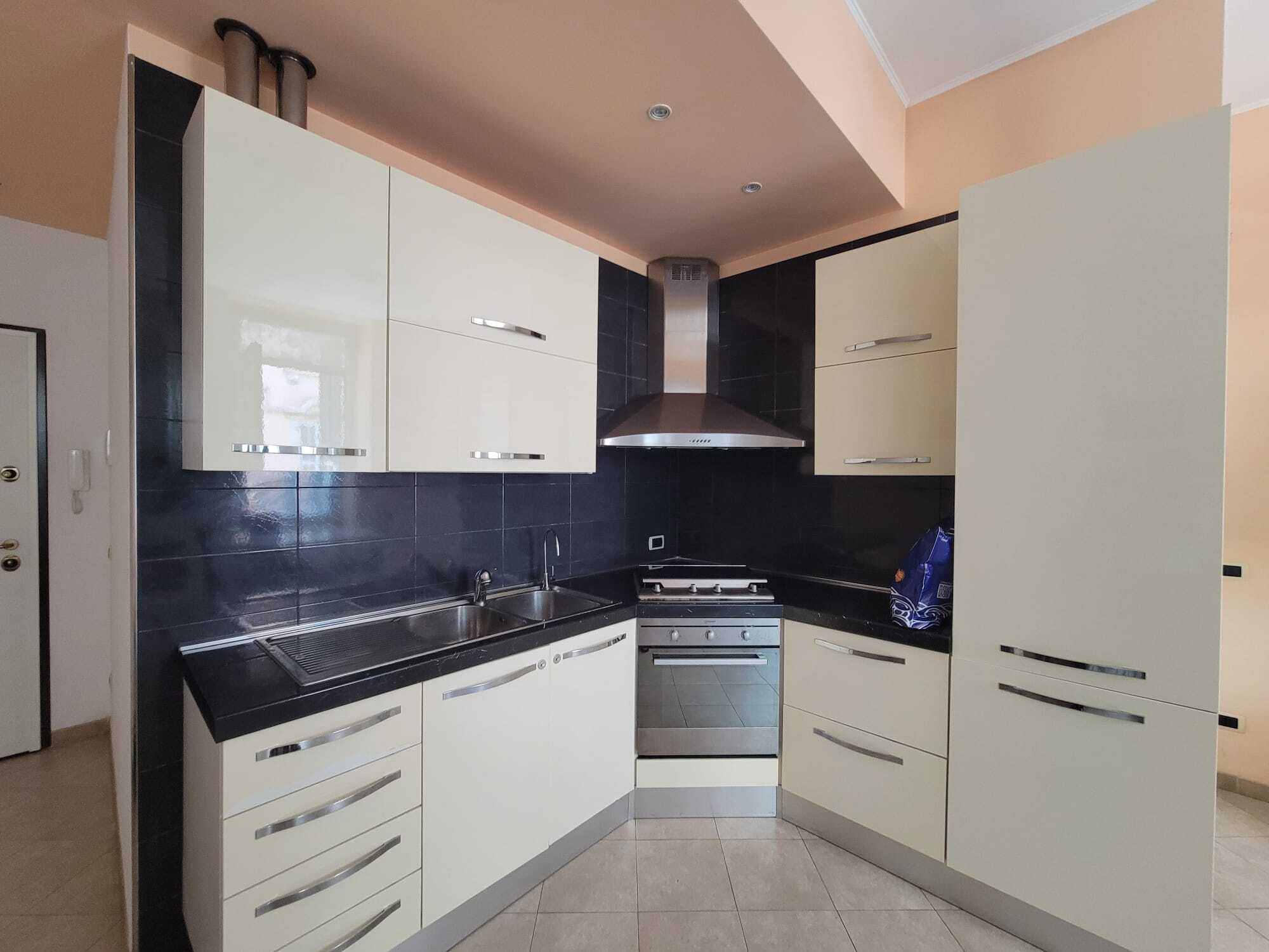 Trilocale ristrutturato in via metella 1, Ventimiglia