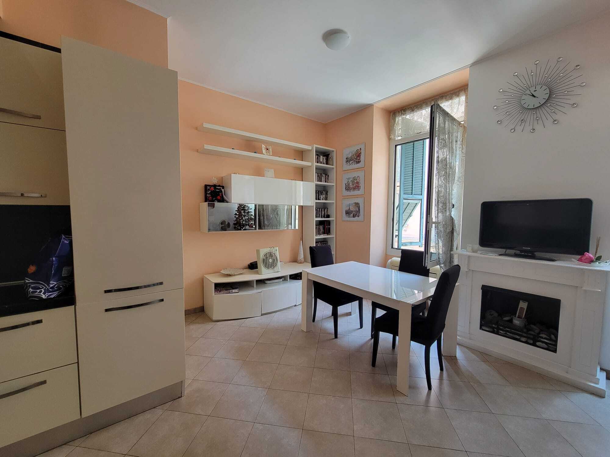 Trilocale ristrutturato in via metella 1, Ventimiglia