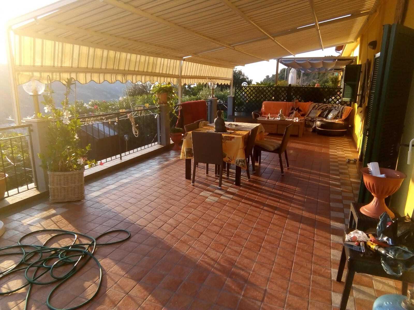 Casa indipendente con terrazzi in via sant'anna 111, Ventimiglia
