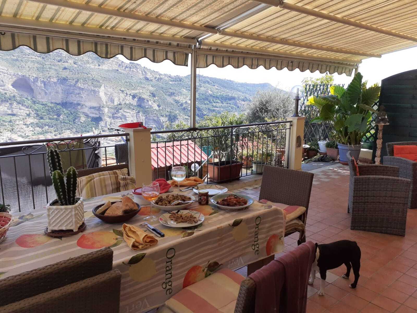 Casa indipendente con terrazzi in via sant'anna 111, Ventimiglia