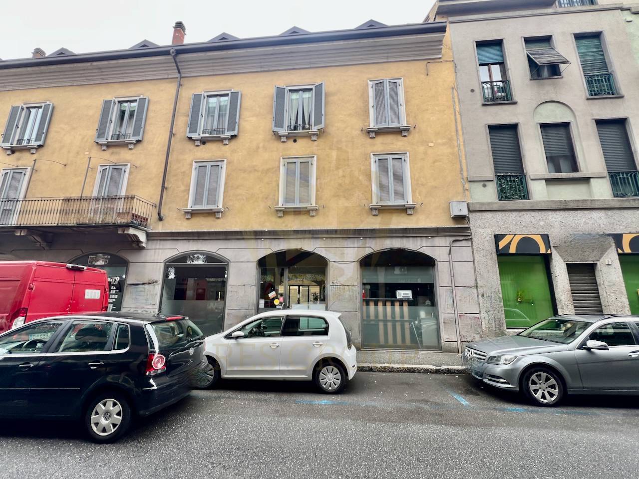 Locale commerciale in vendita a Monza, San Carlo