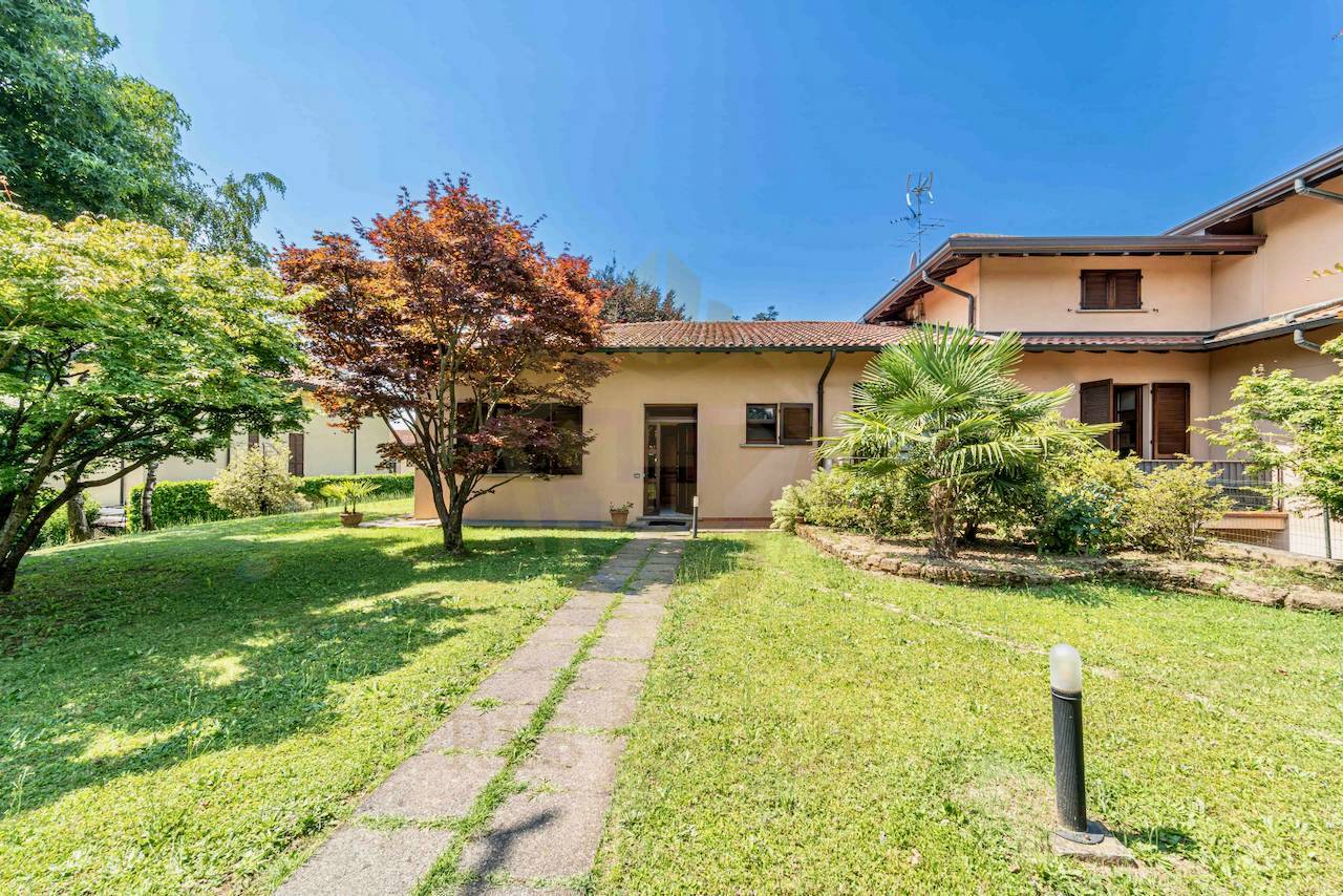Villa in vendita a Montevecchia, Quattro Strade