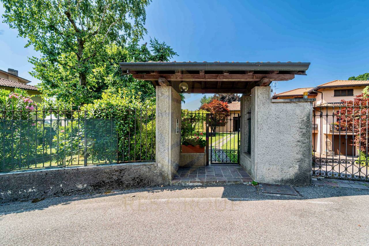 Villa in vendita a Montevecchia, Quattro Strade