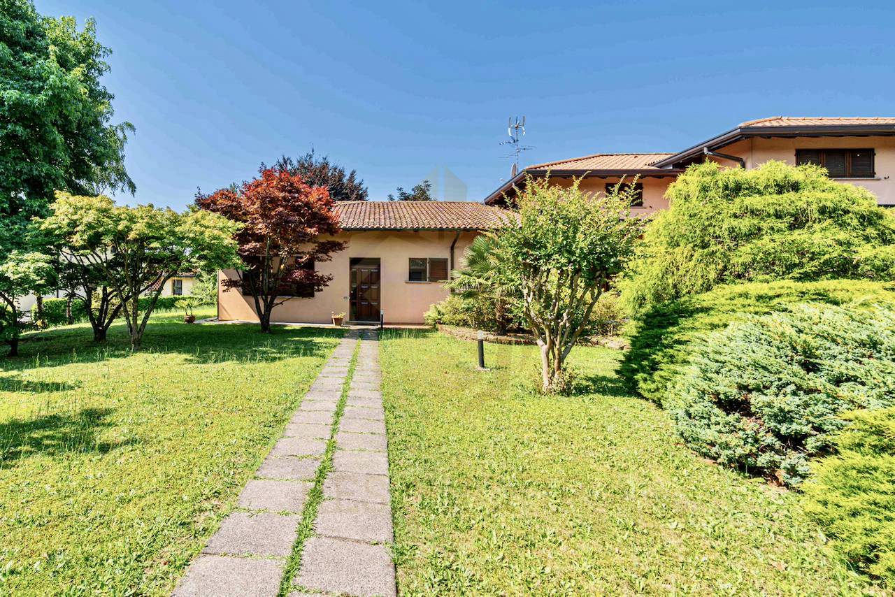 Villa in vendita a Montevecchia, Quattro Strade