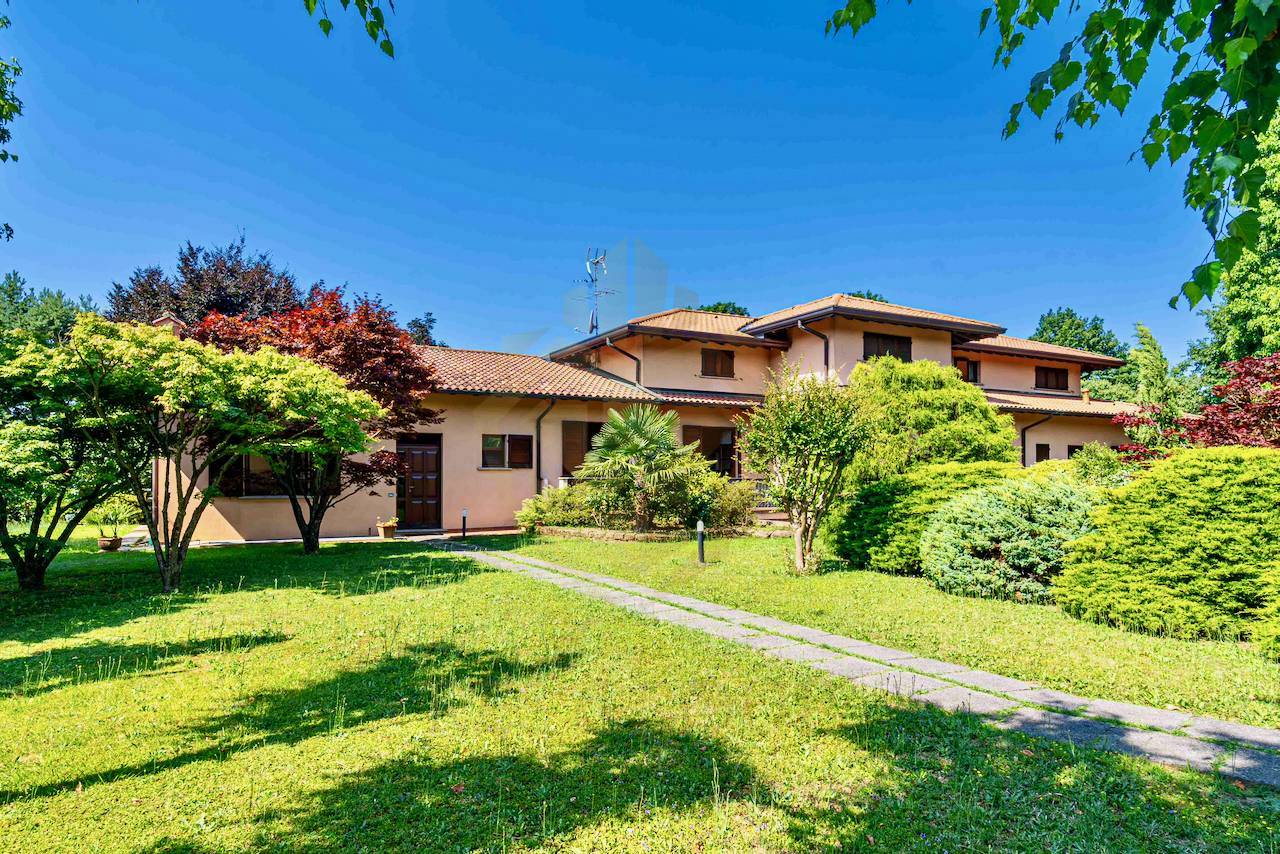 Villa in vendita a Montevecchia, Quattro Strade