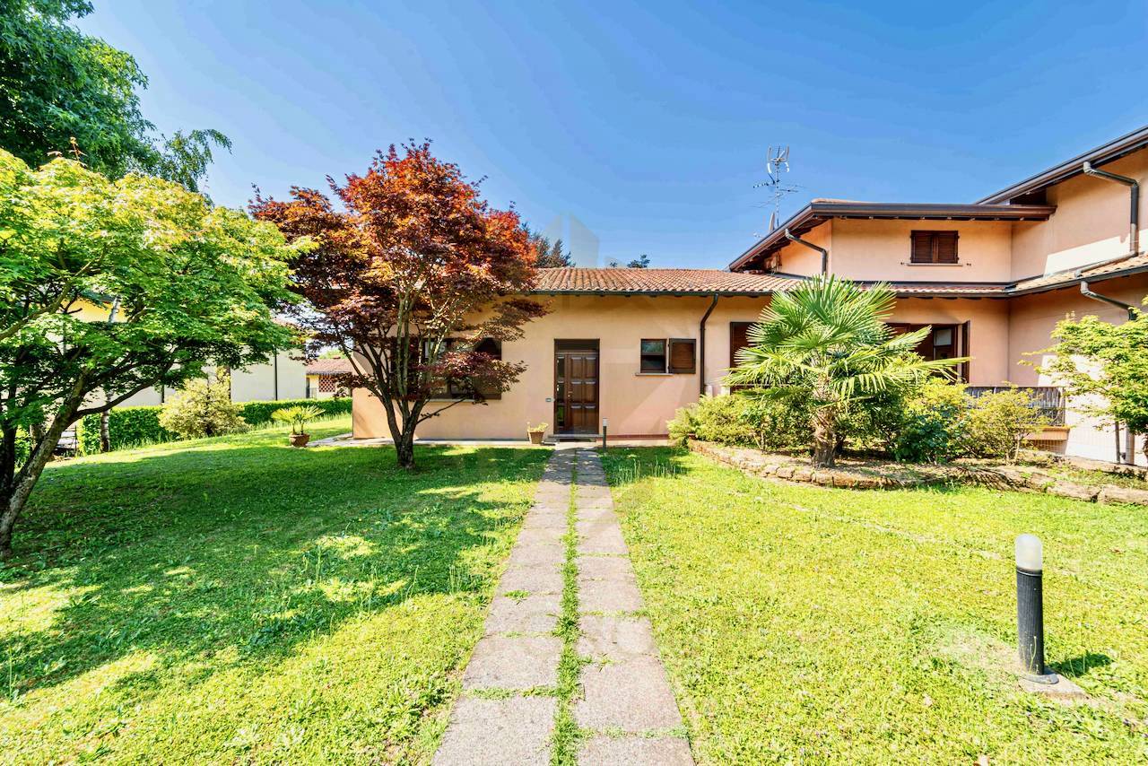 Villa in vendita a Montevecchia, Quattro Strade