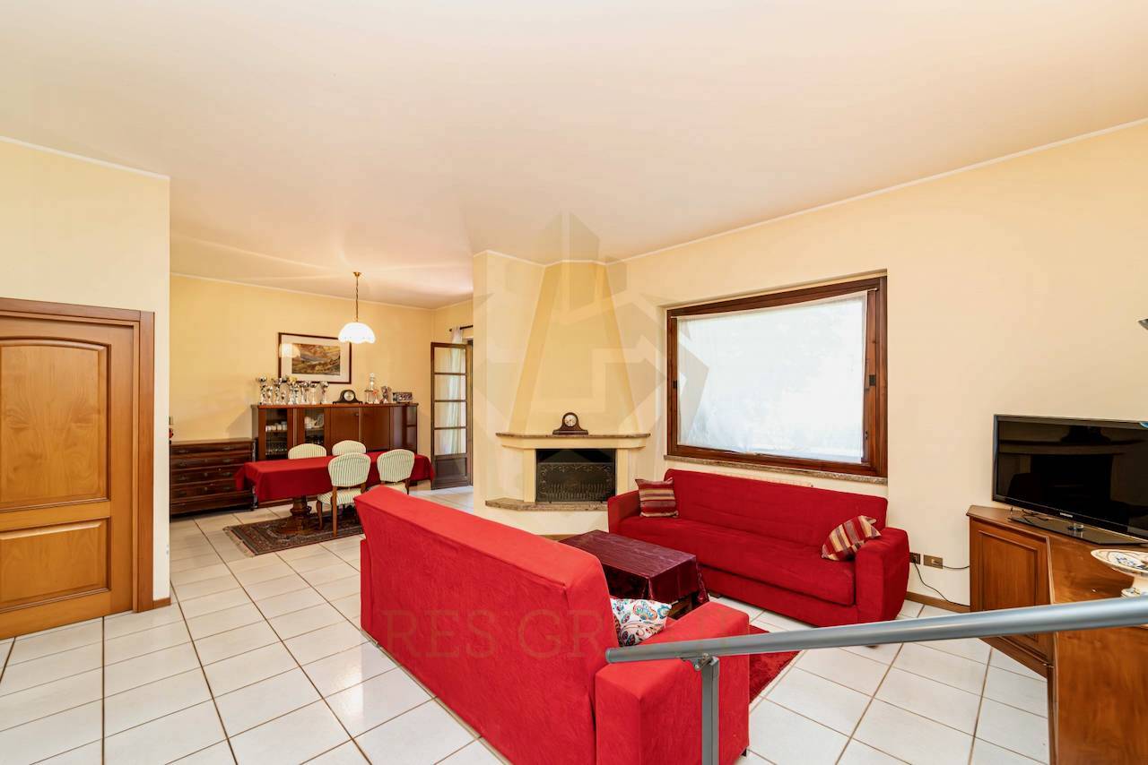 Villa in vendita a Montevecchia, Quattro Strade