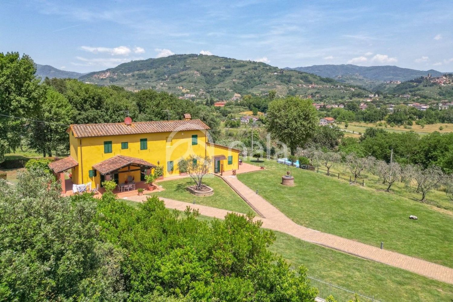 Villa con giardino a Uzzano