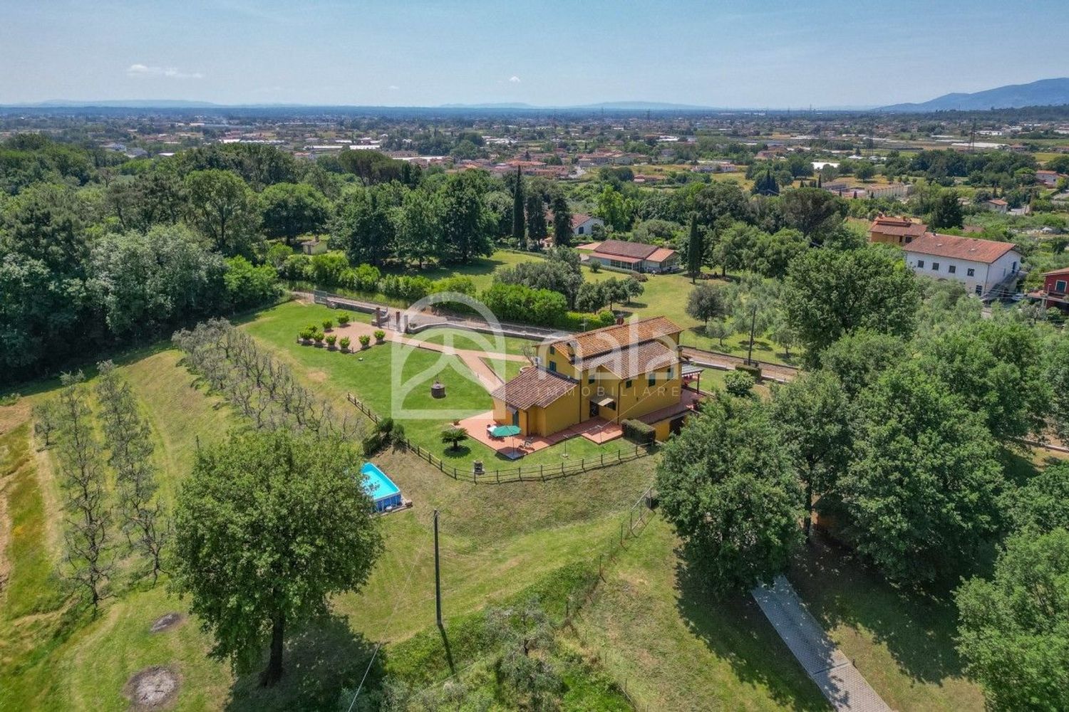 Villa con giardino a Uzzano