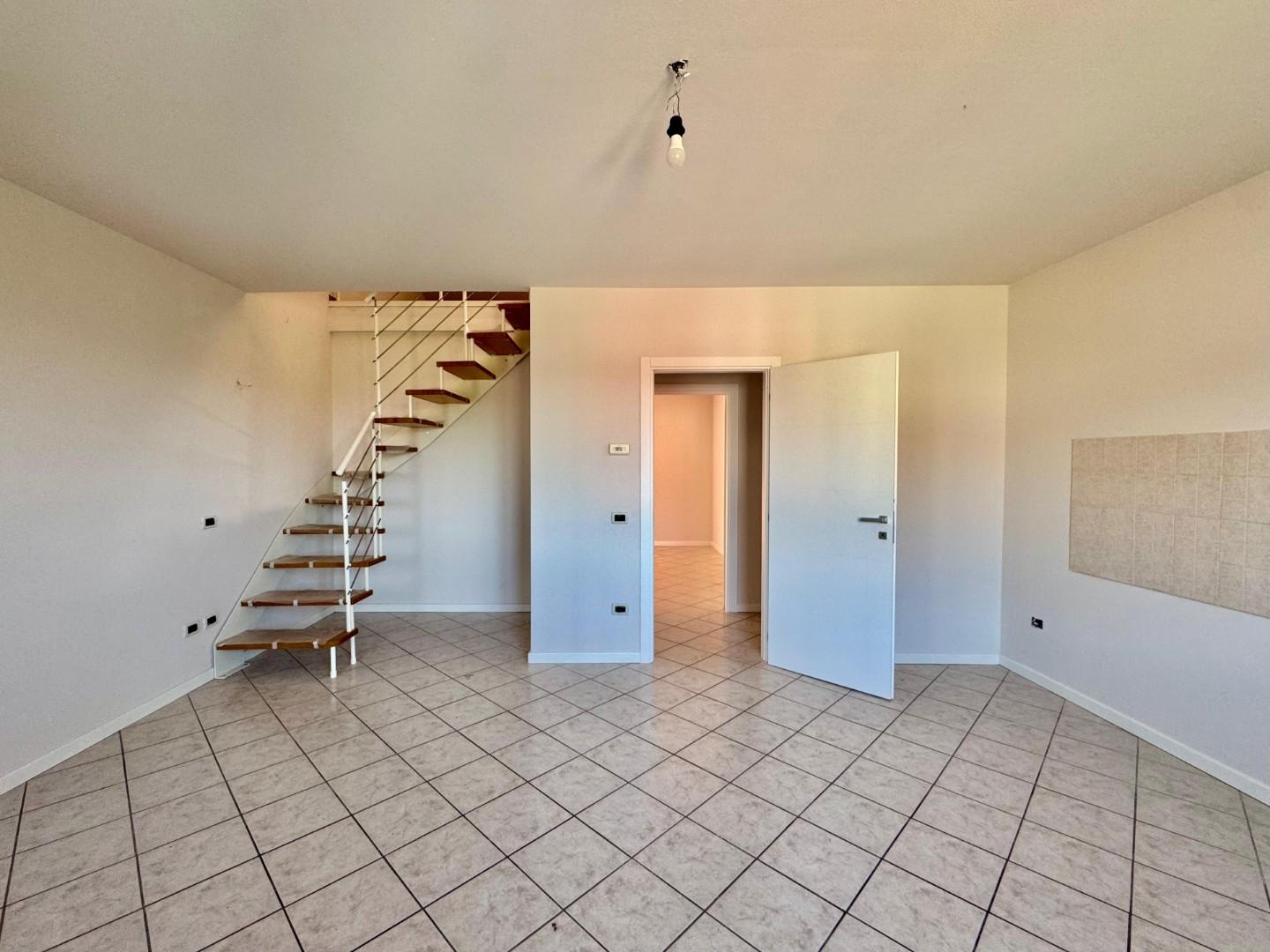 Quadrilocale ristrutturato, Porcari rughi