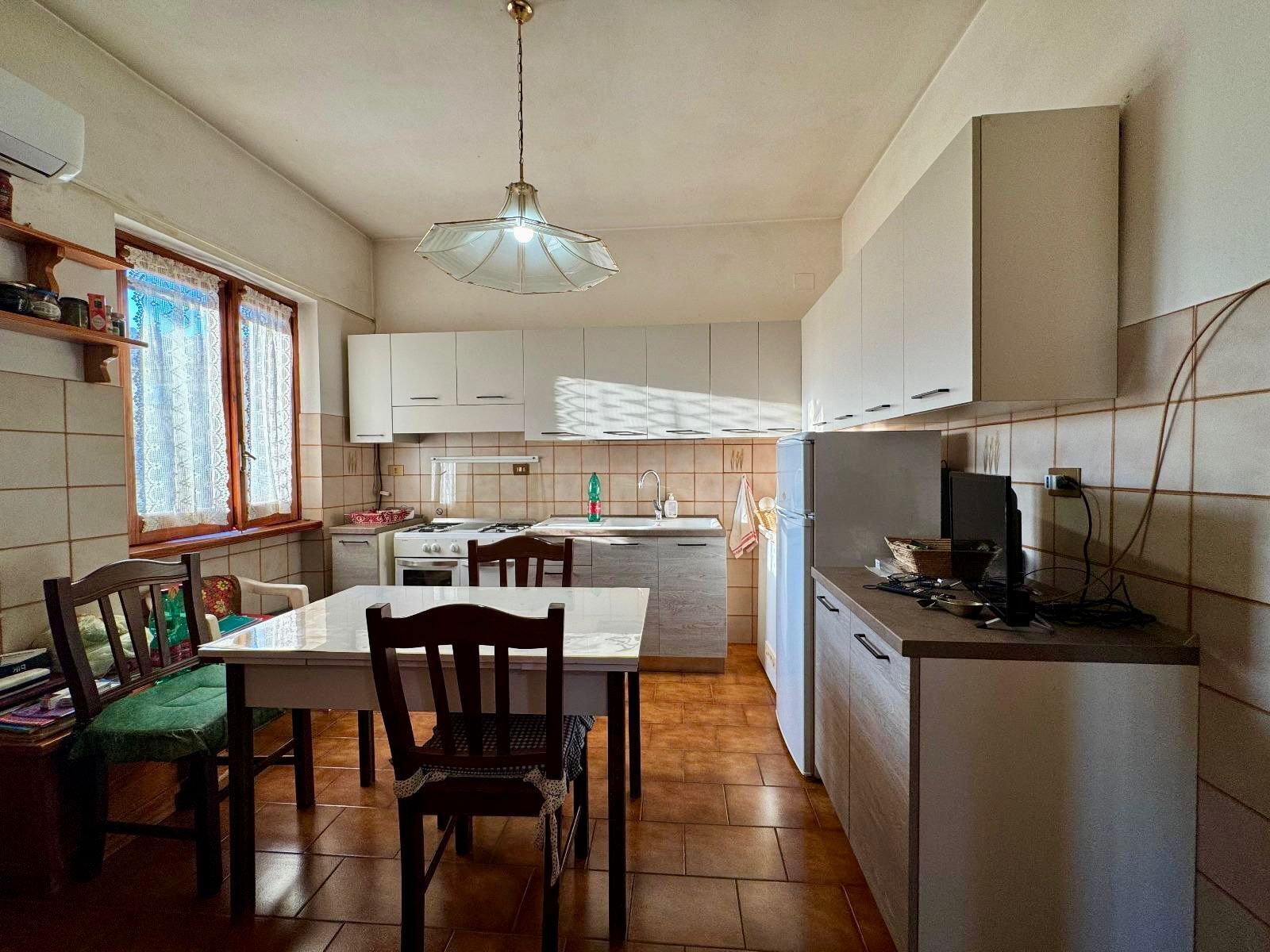 Appartamento da ristrutturare in via eugenio curiel 25, Marino