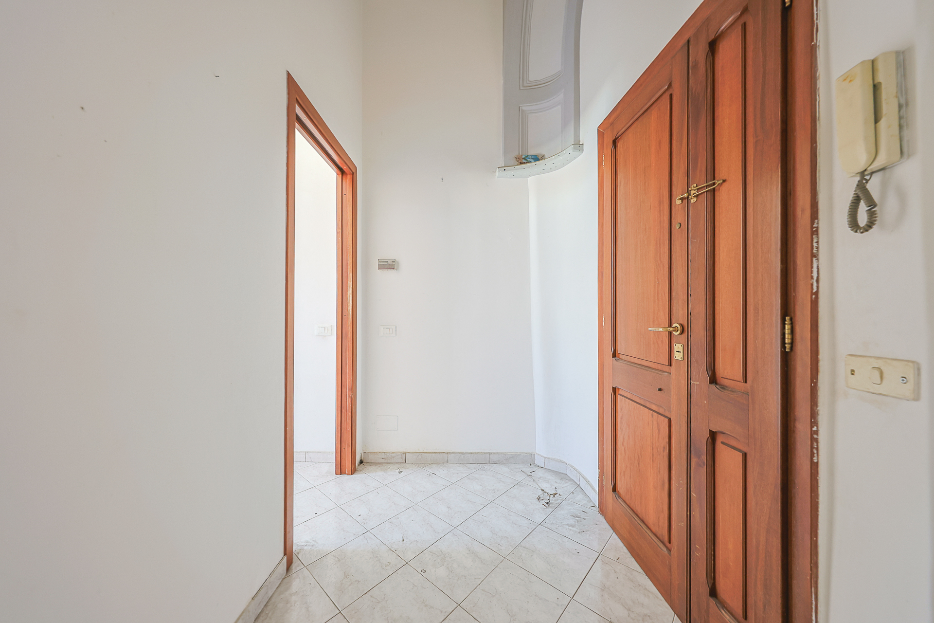 Quadrilocale da ristrutturare in corso vittoria colonna 56, Marino