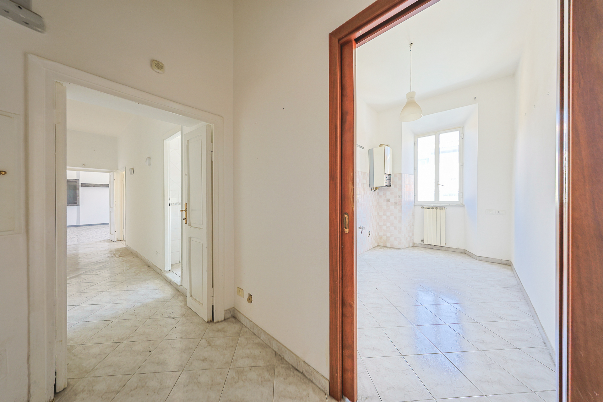 Quadrilocale da ristrutturare in corso vittoria colonna 56, Marino