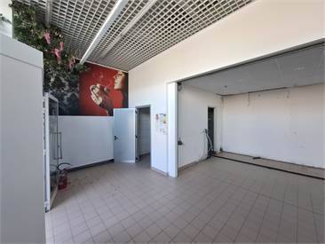 Locale commerciale in affitto a Monfalcone