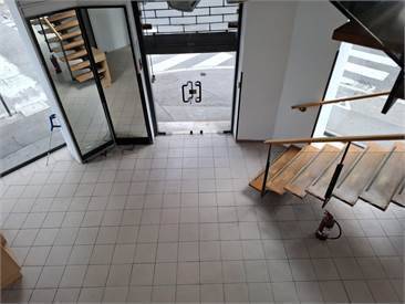 Locale commerciale in affitto a Trieste, Centro