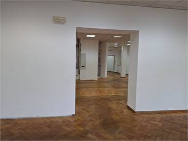 Locale commerciale in affitto a Trieste, Centro