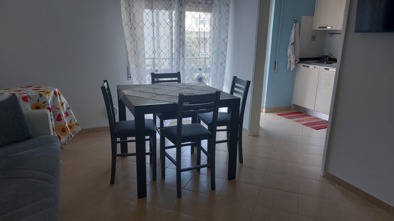 Quadrilocale arredato in affitto, Camaiore lido di