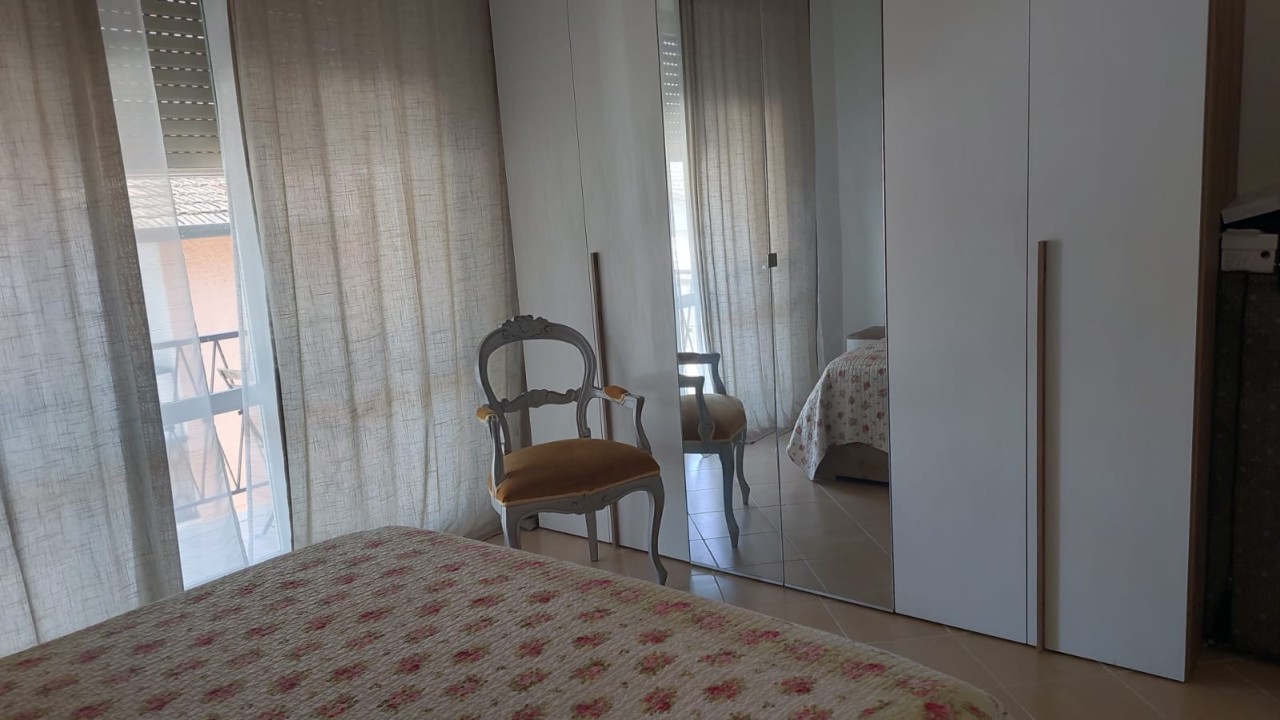 Quadrilocale arredato in affitto, Camaiore lido di