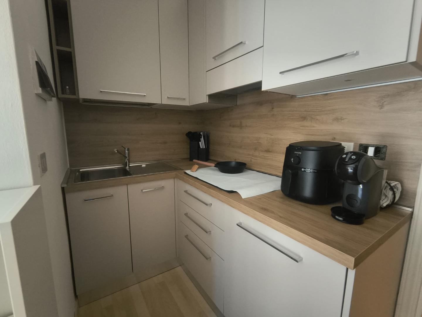 Trilocale arredato in affitto, Camaiore lido di