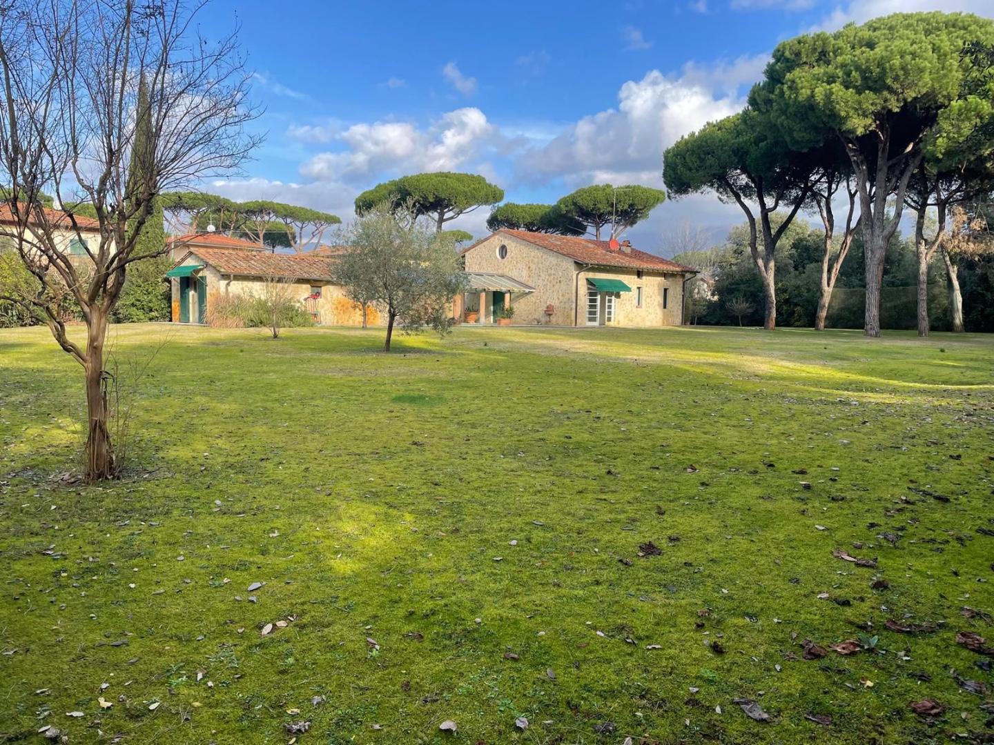 Villa arredata in affitto, Pietrasanta marina di