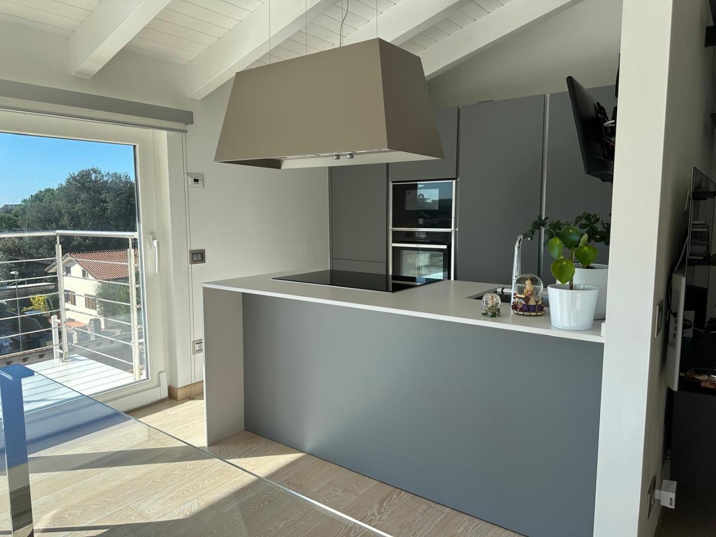 Attico vista mare, Camaiore lido di