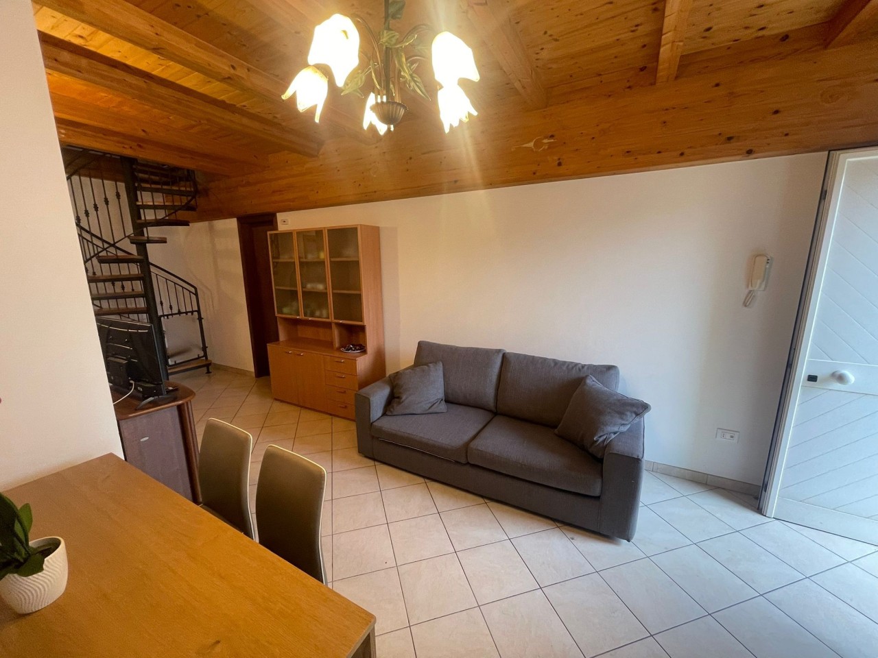 Trilocale arredato in affitto, Camaiore lido di