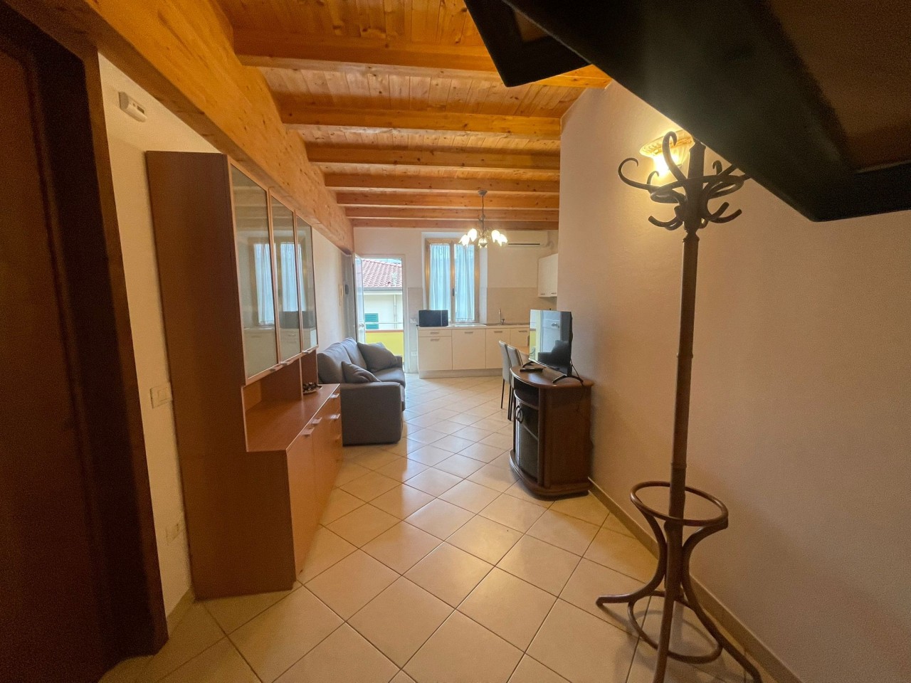 Trilocale arredato in affitto, Camaiore lido di