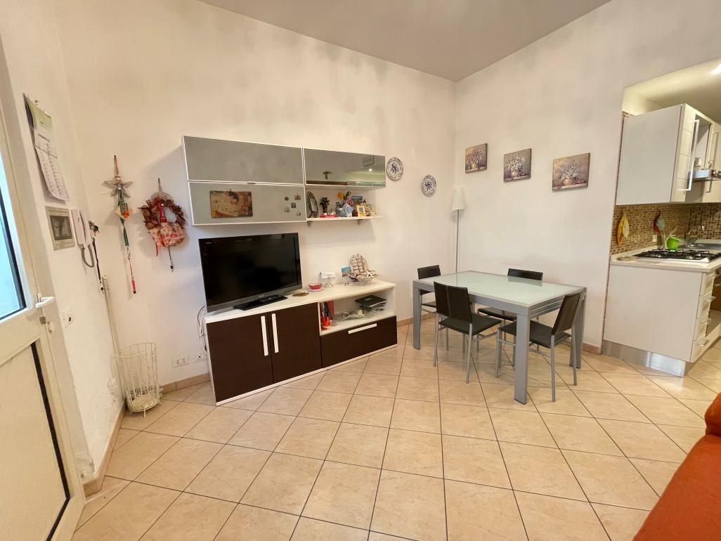 Trilocale arredato in affitto, Camaiore lido di