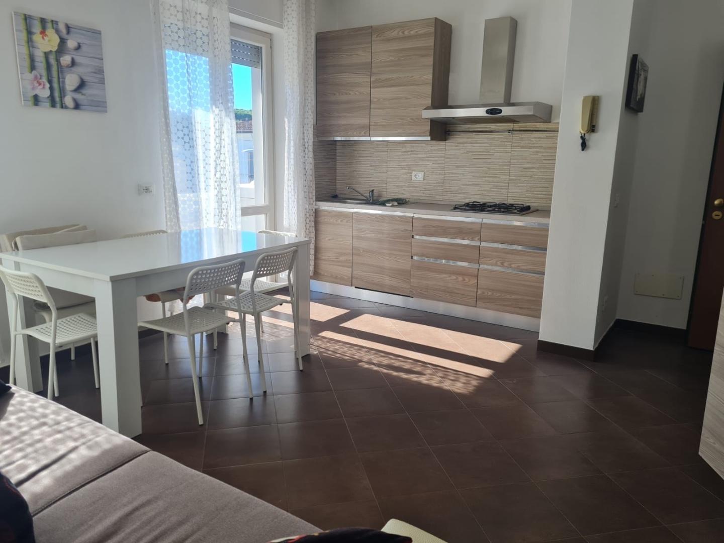 Quadrilocale arredato in affitto, Camaiore lido di