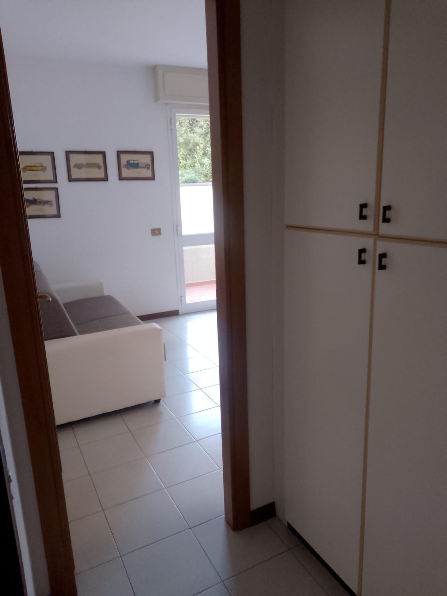 Trilocale arredato in affitto, Camaiore lido di