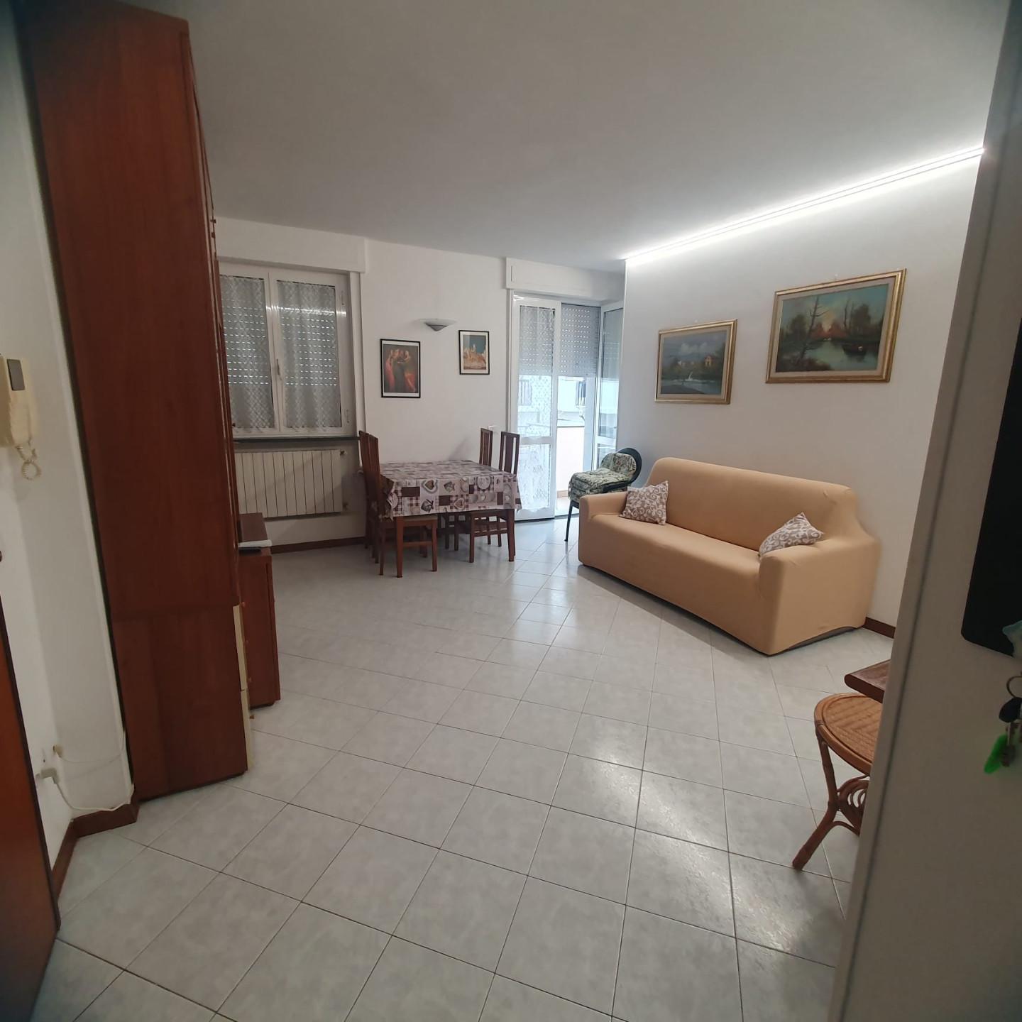 Quadrilocale arredato in affitto, Camaiore lido di