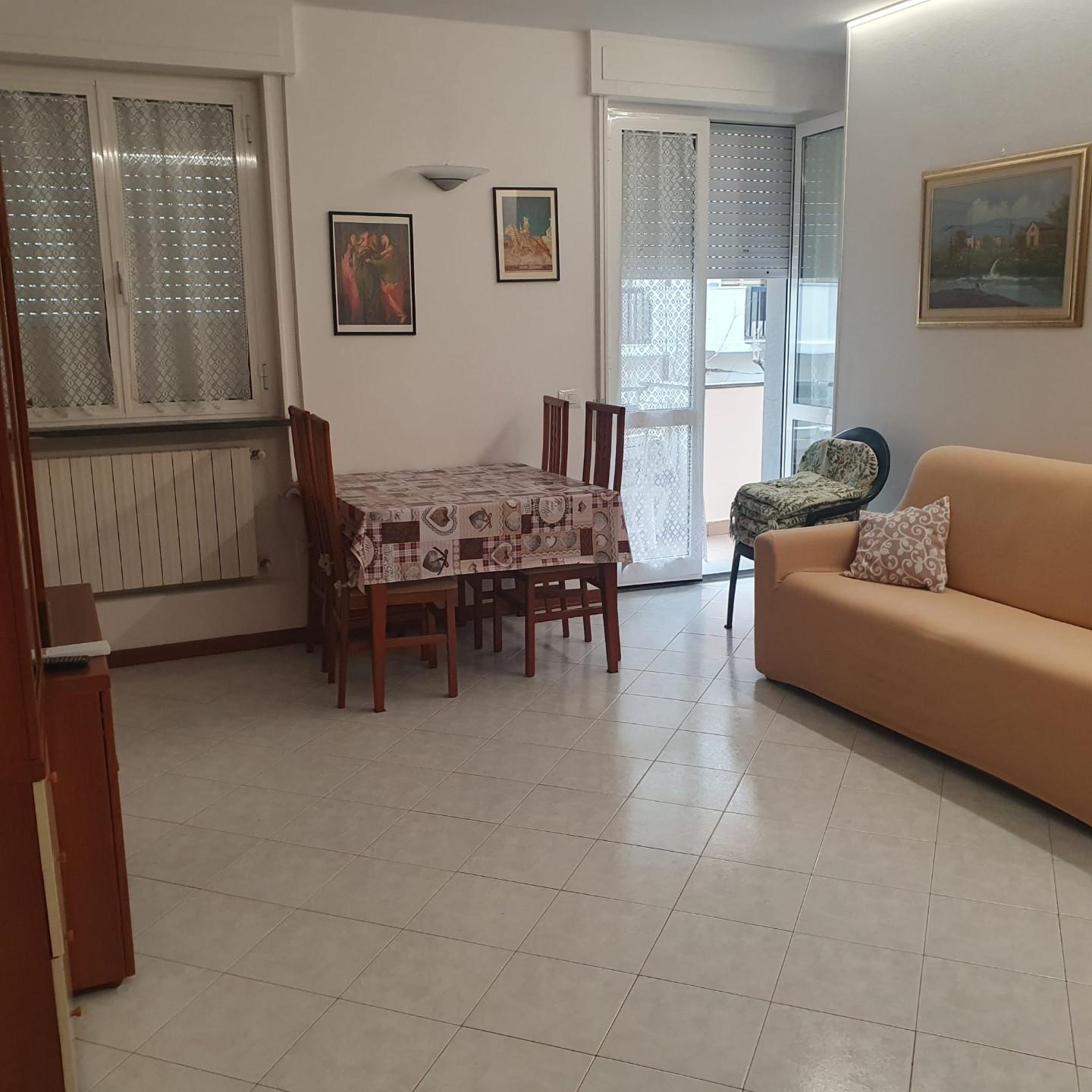 Quadrilocale arredato in affitto, Camaiore lido di