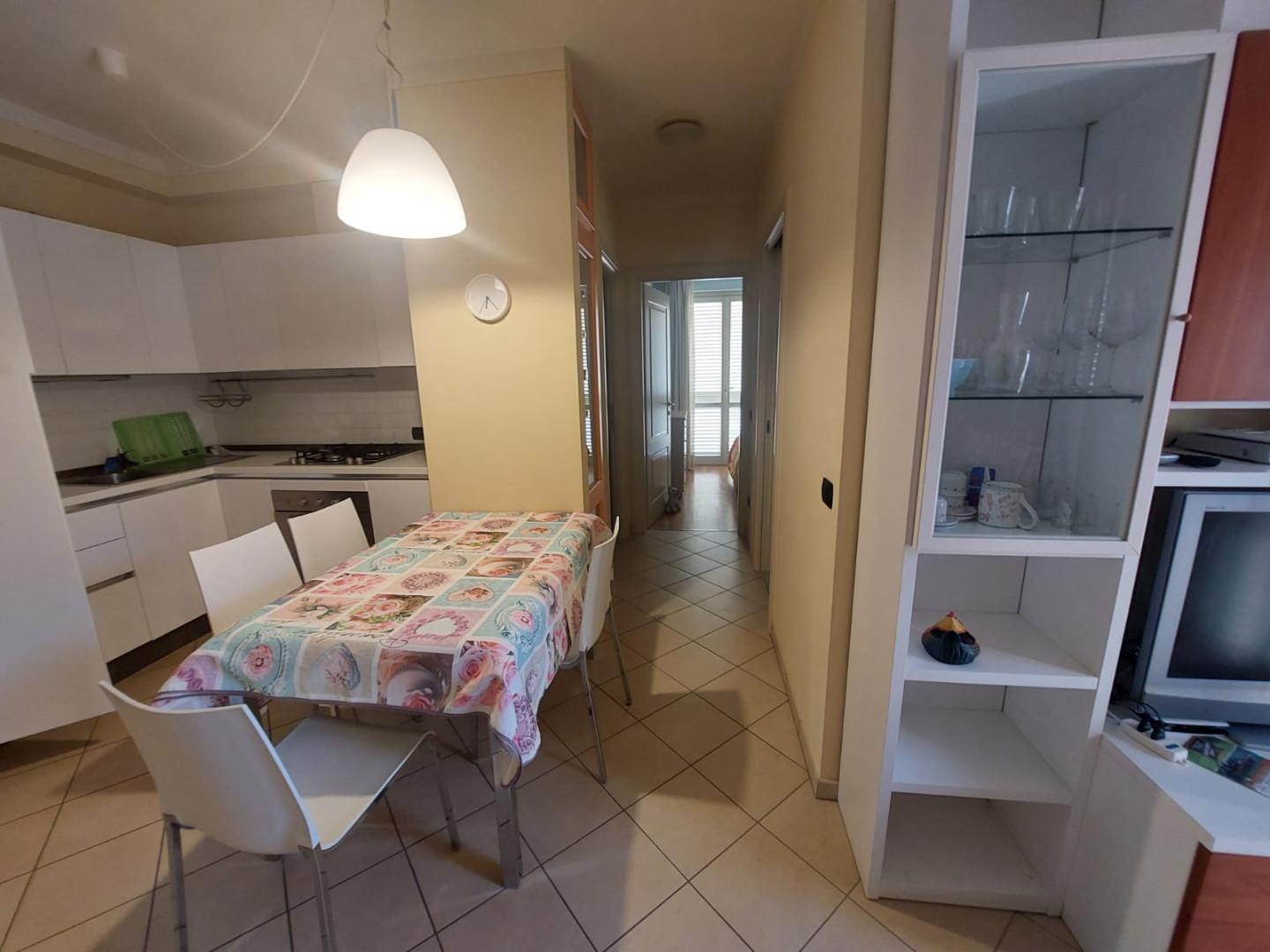 Quadrilocale arredato in affitto, Camaiore lido di