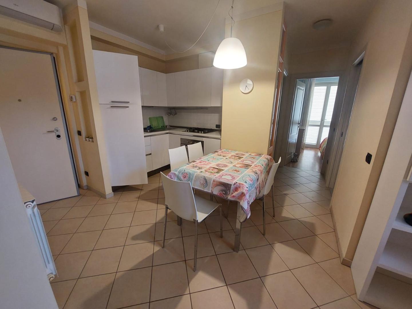 Quadrilocale arredato in affitto, Camaiore lido di
