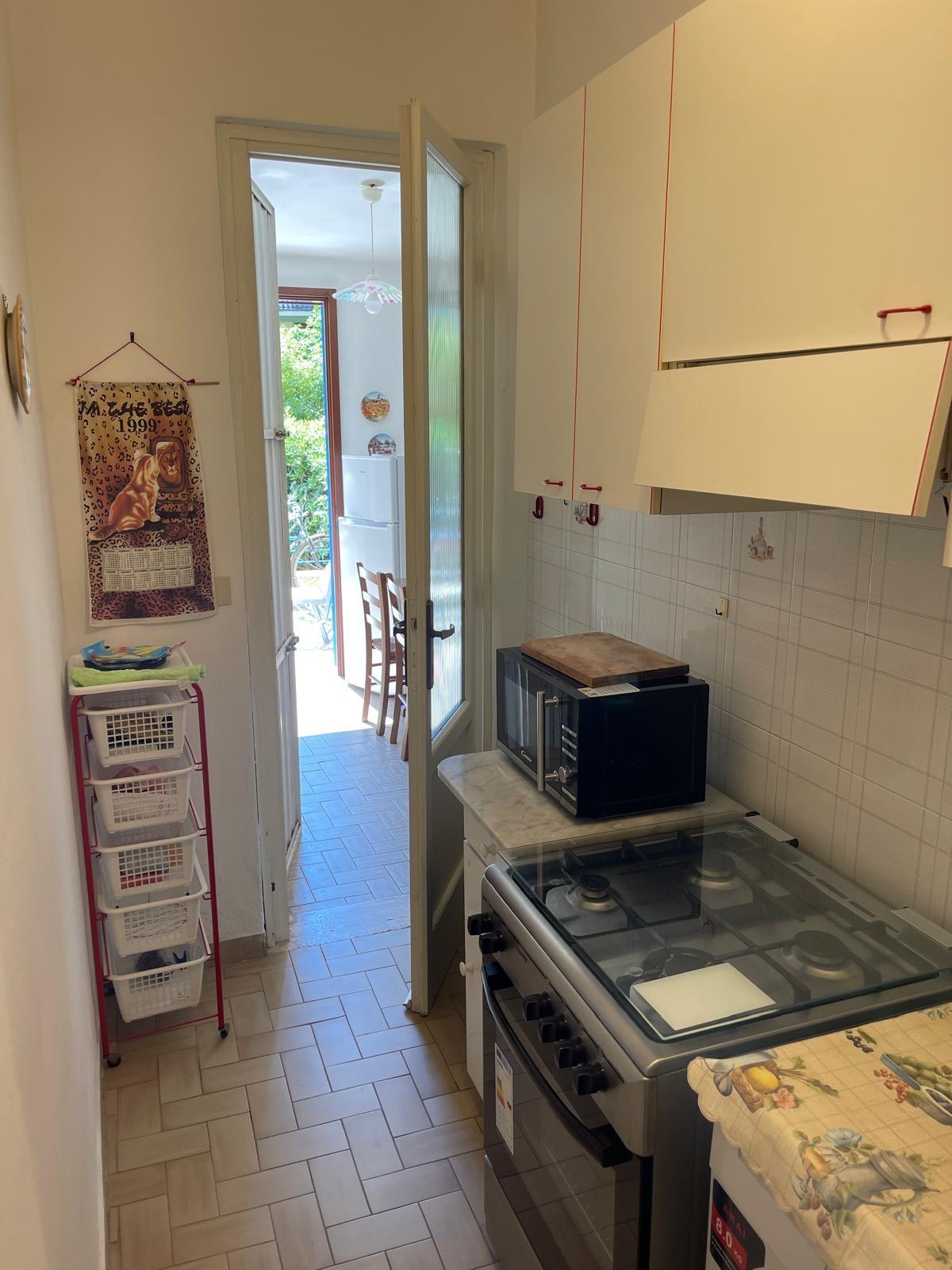 Trilocale arredato in affitto, Camaiore lido di