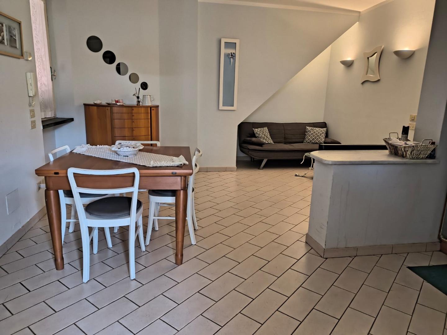 Quadrilocale arredato in affitto, Camaiore lido di