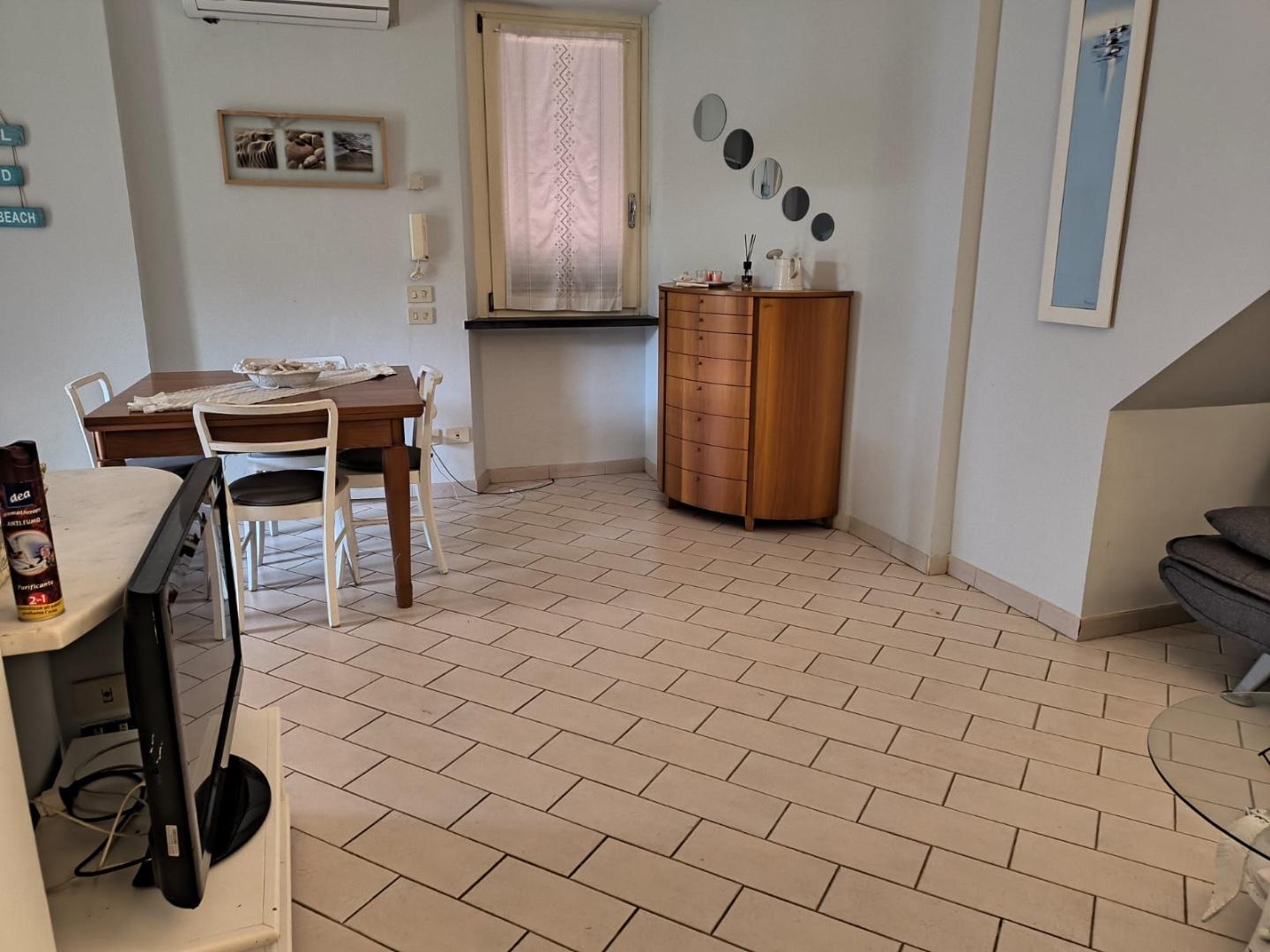 Quadrilocale arredato in affitto, Camaiore lido di