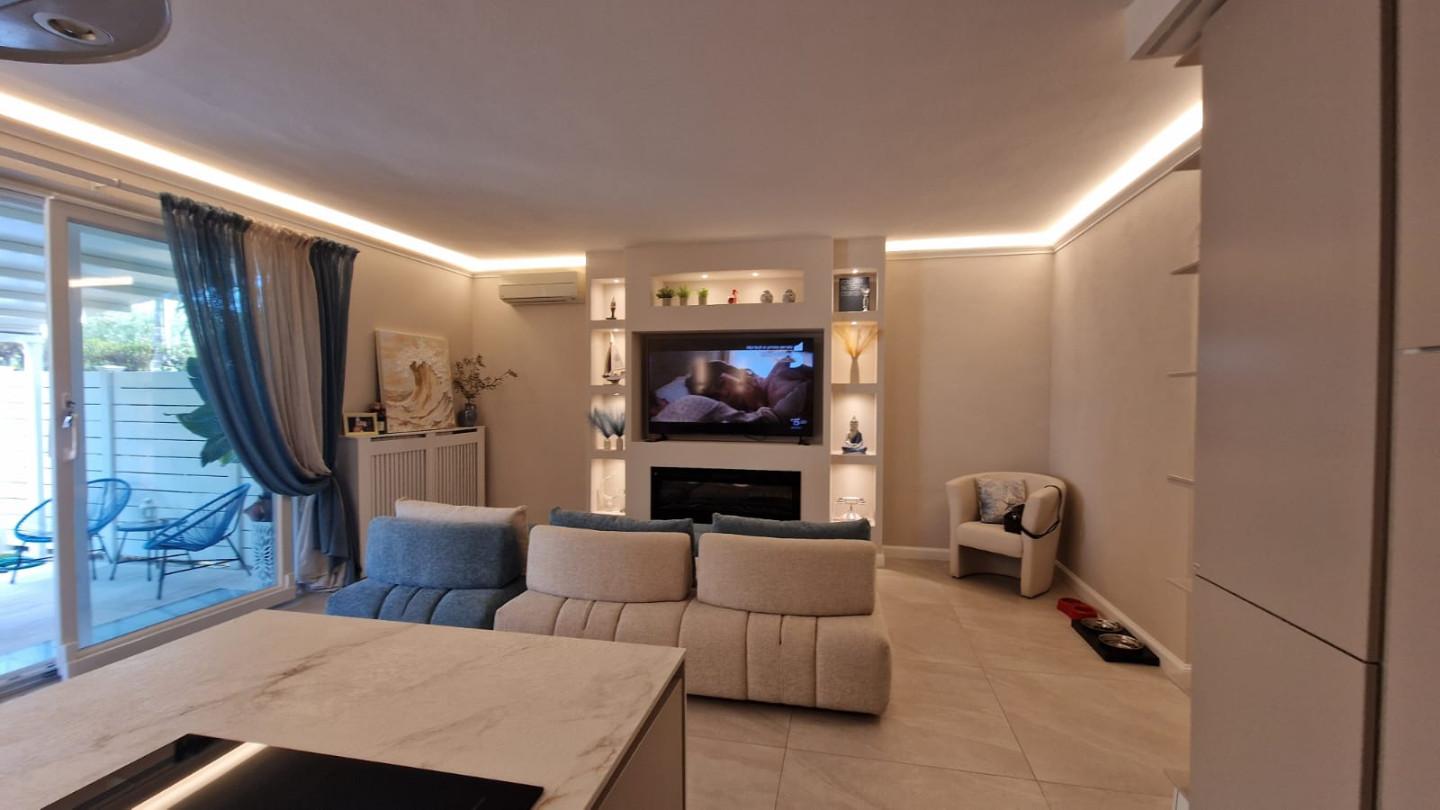 Villa Bifamiliare con giardino, Camaiore lido di