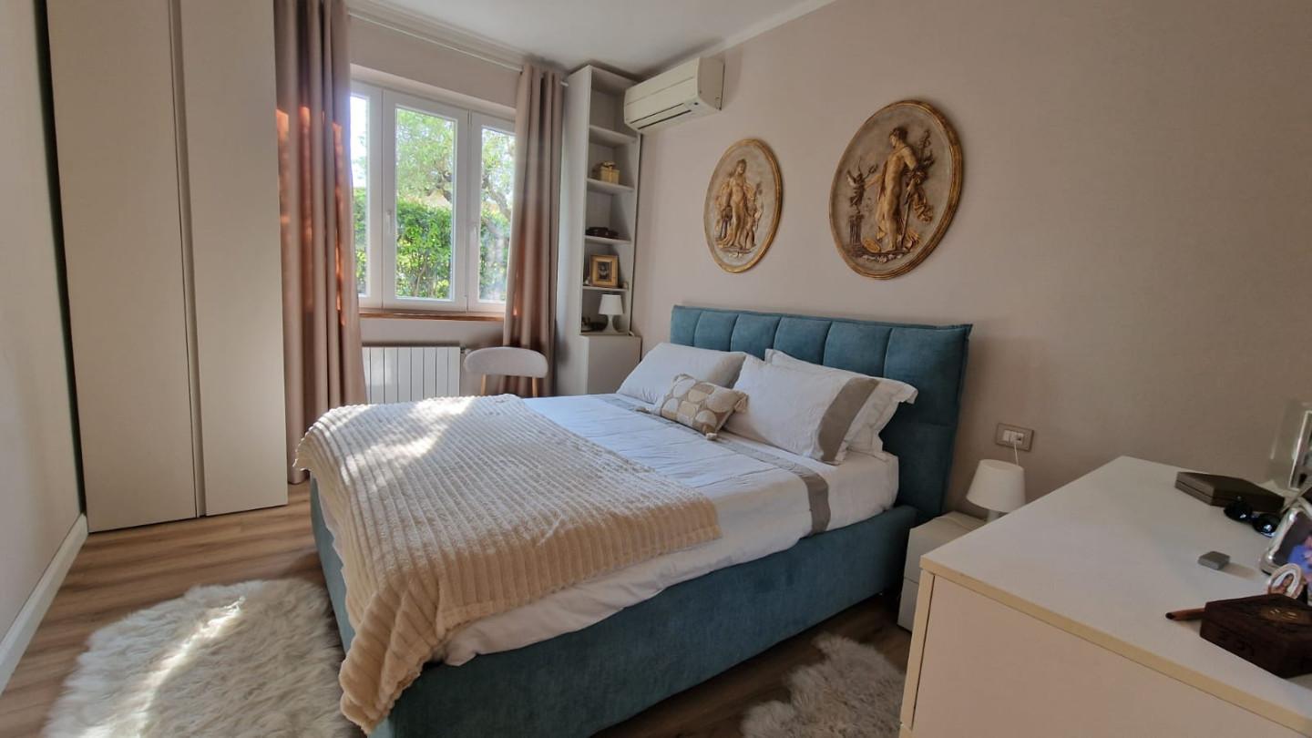 Villa Bifamiliare con giardino, Camaiore lido di