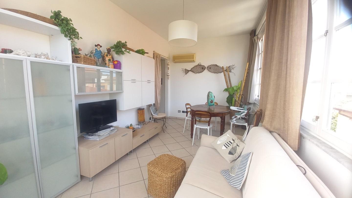 Trilocale in vendita, Camaiore lido di