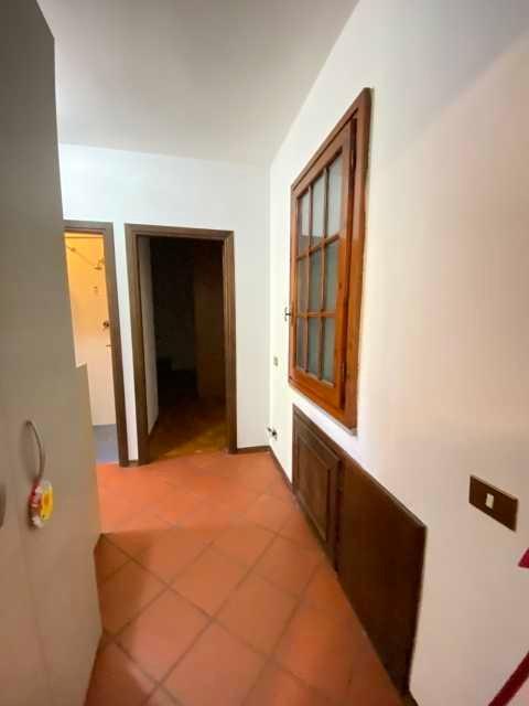 Trilocale arredato in affitto a Viareggio