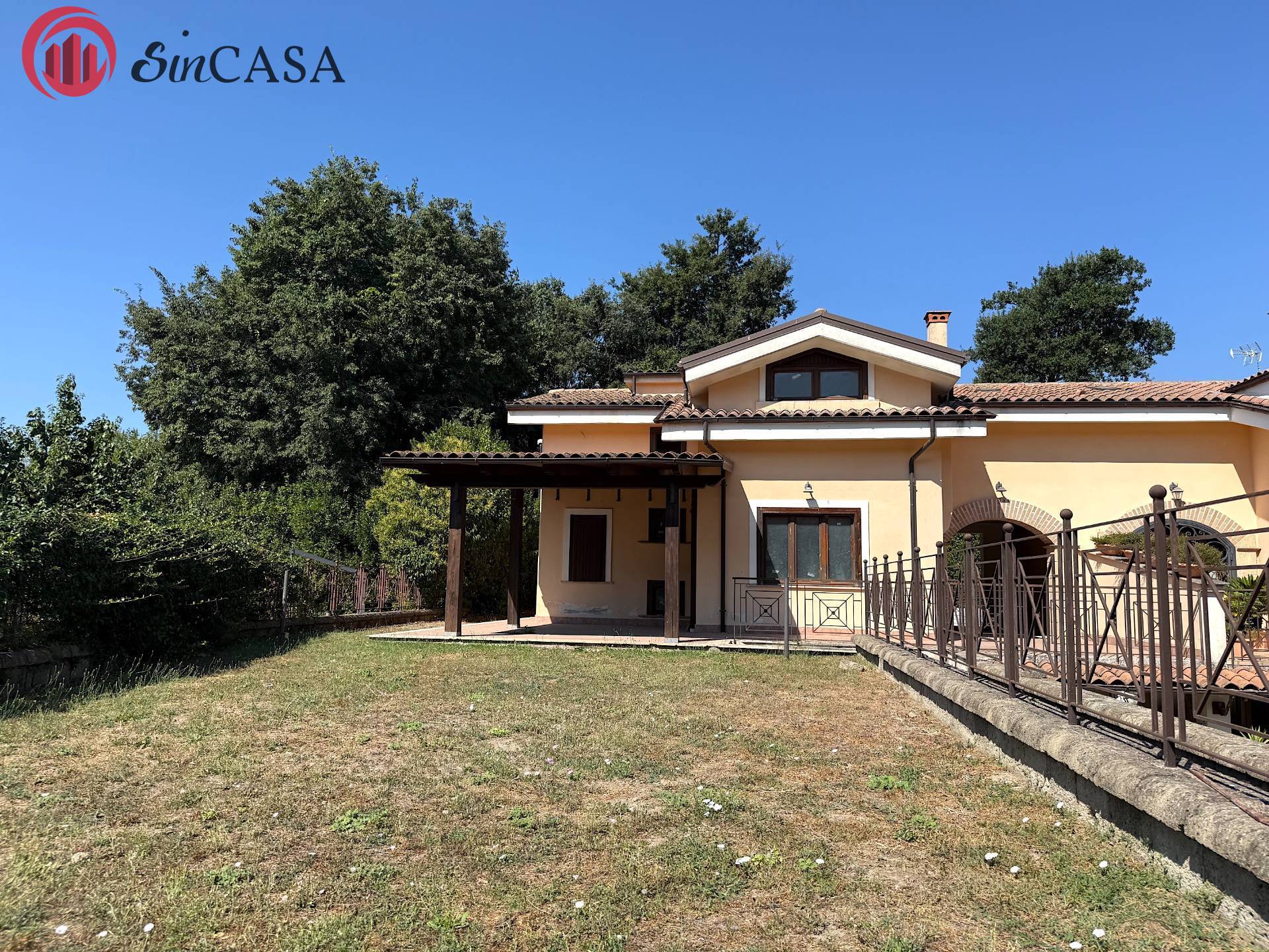 villa bifamiliare in vendita a Sacrofano