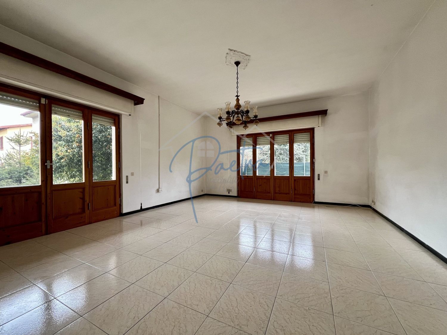 Villa con giardino a Massa