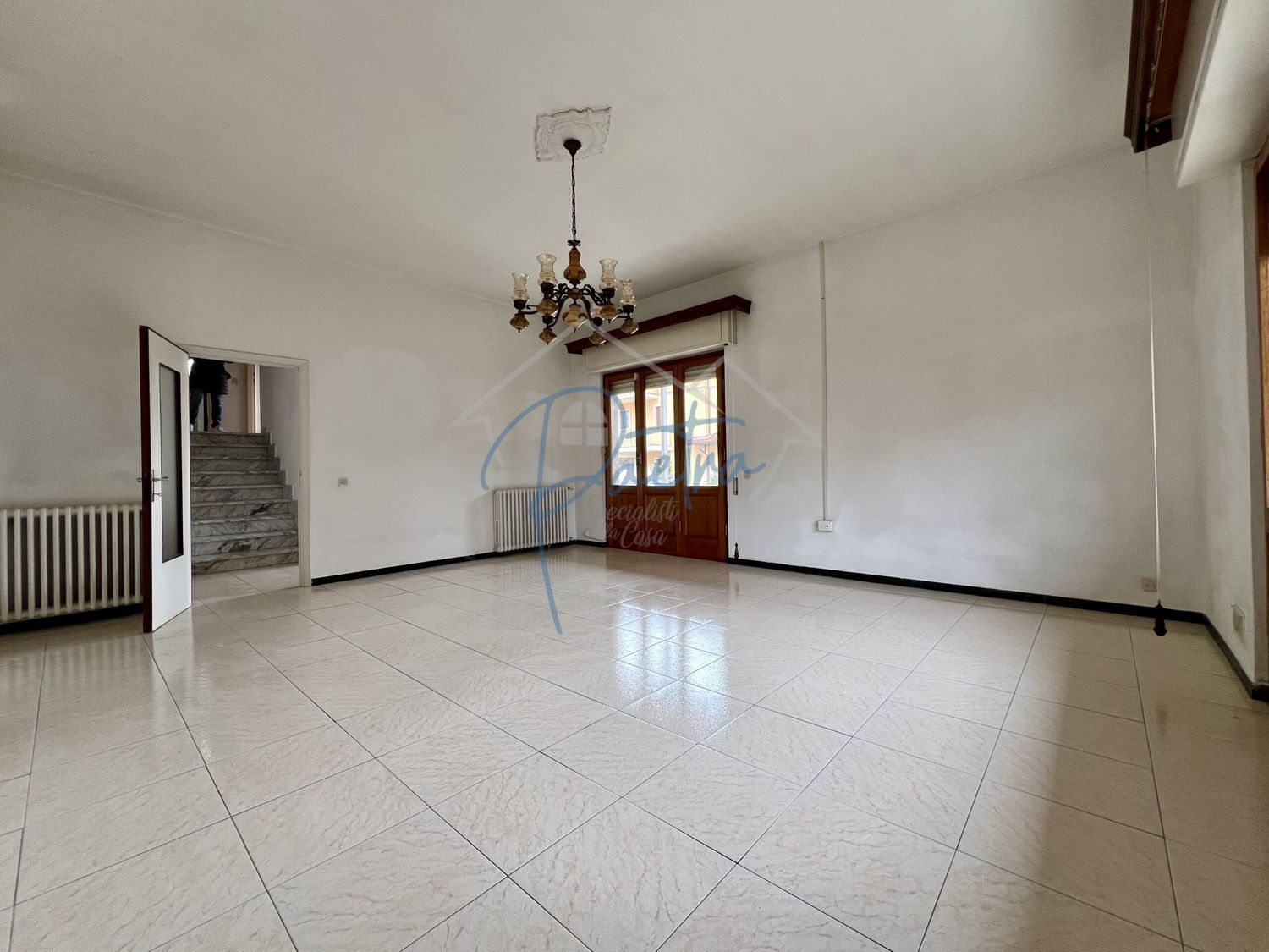 Villa con giardino a Massa