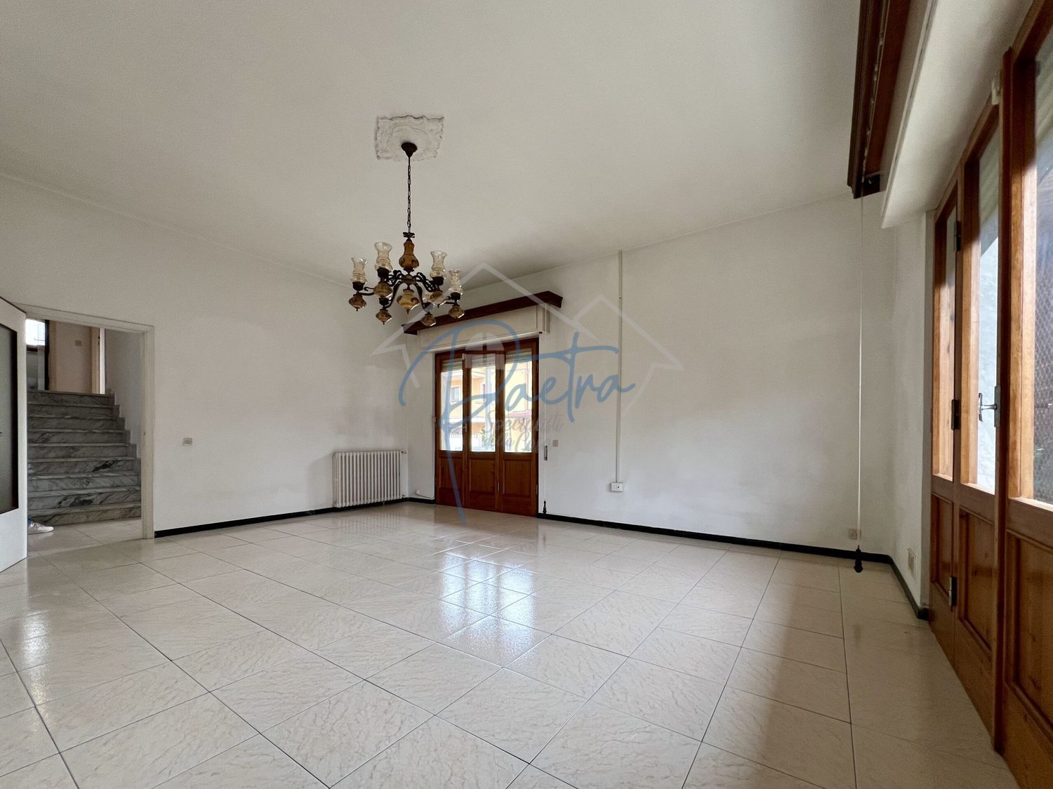 Villa con giardino a Massa