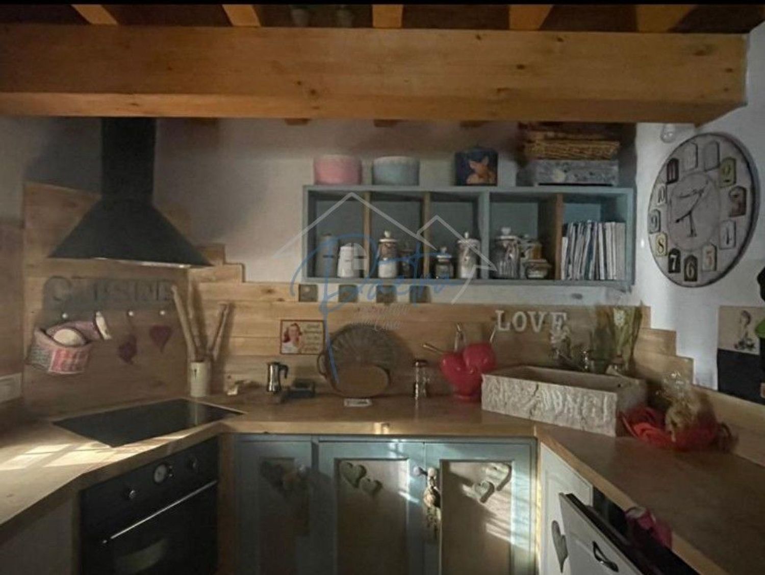 Villa con giardino a Montignoso