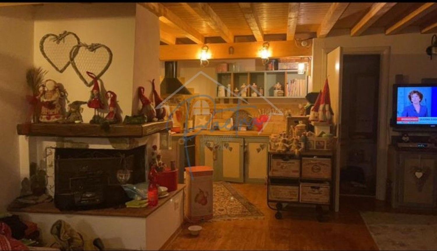 Villa con giardino a Montignoso