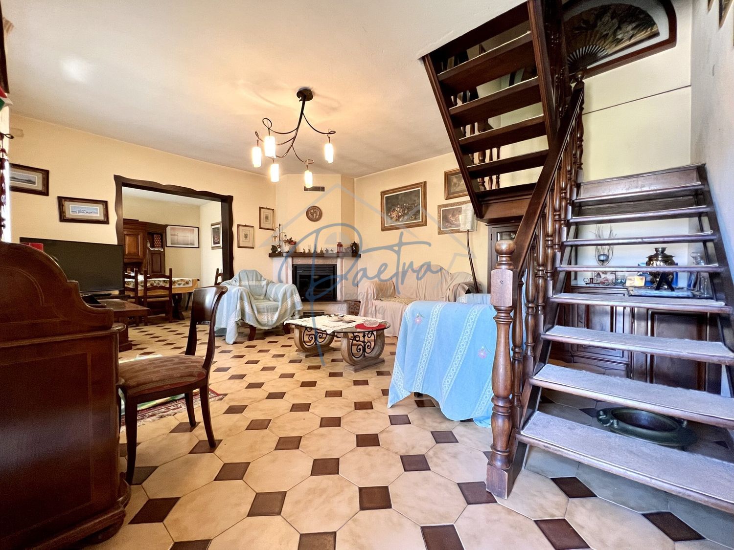 Casa indipendente con giardino a Massa